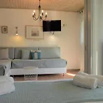 Simatos αpartments & *
